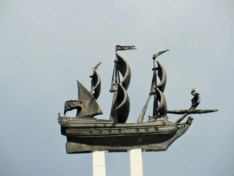 Памятник фрегату «Орел» в г.о. Луховицы. Фото: Подмосковье сегодня