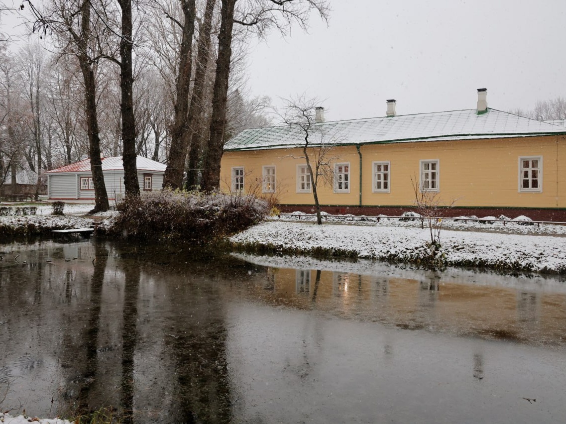 Первый снег в Мелихове. Фото: t.me/chekhovmuseum