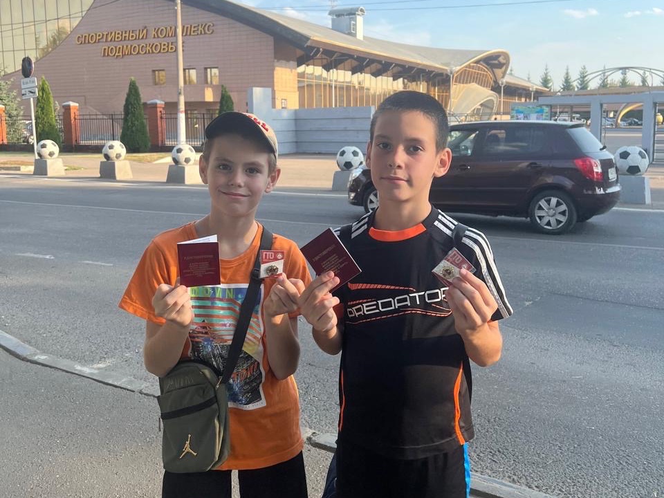 Кирилл с братом Данилом (слева направо). Фото: личный архив Екатерины Ишковой