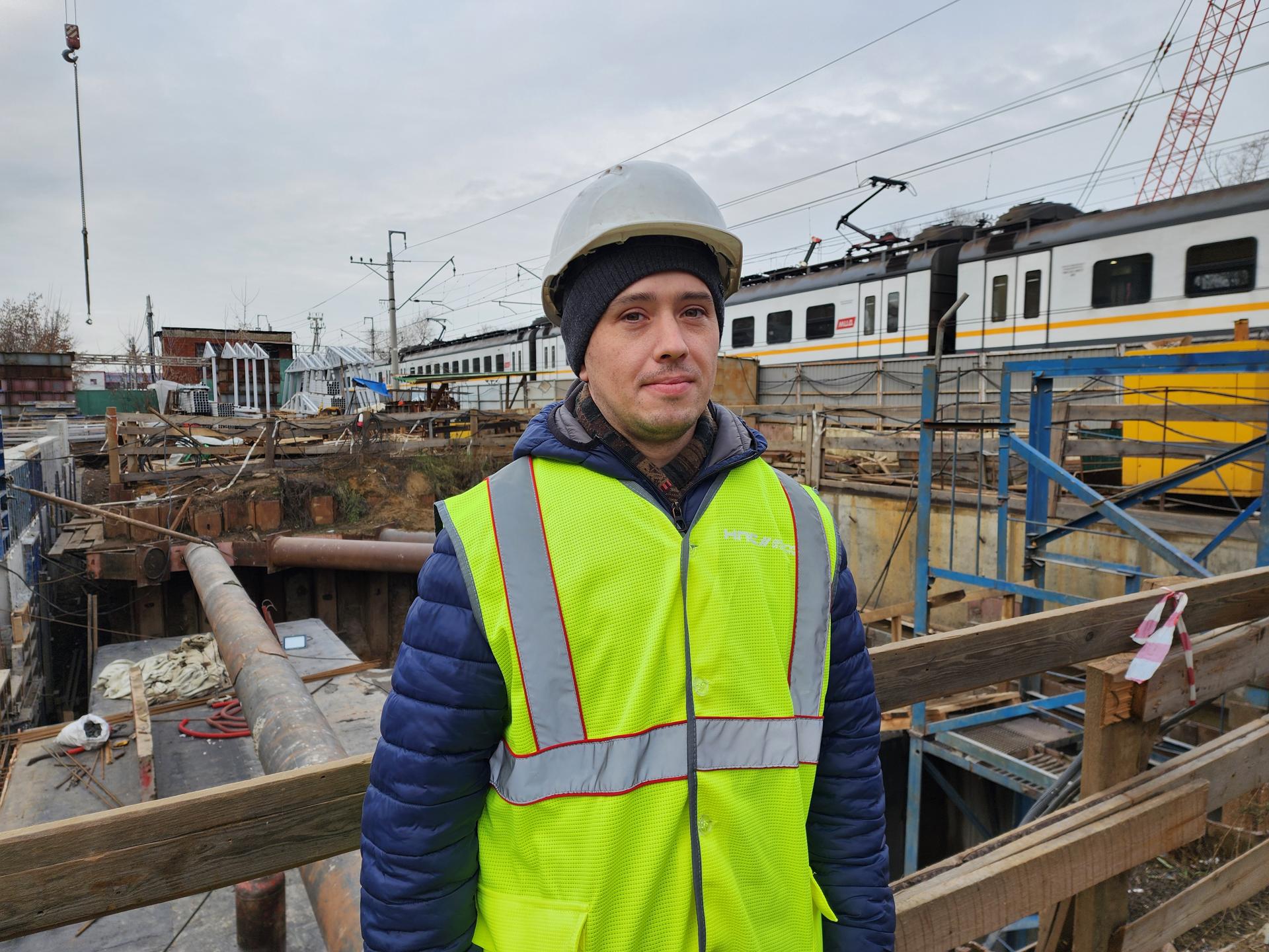 Инженер АО «ДиМ» — Мостоотряд-114 Денис Сизько. Фото: МедиаБанк Подмосковья/Ирина Моисеева