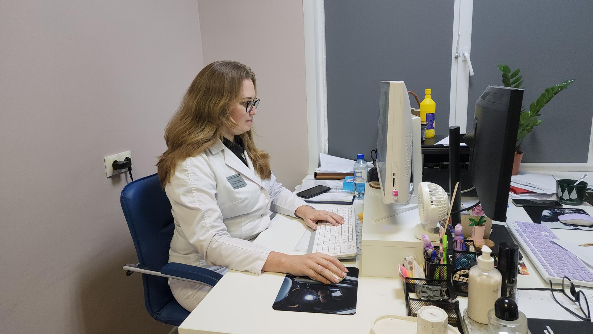 Врач всегда на связи с пациентом и даст первичную консультацию. Фото: REGIONS/Роман Кутузов