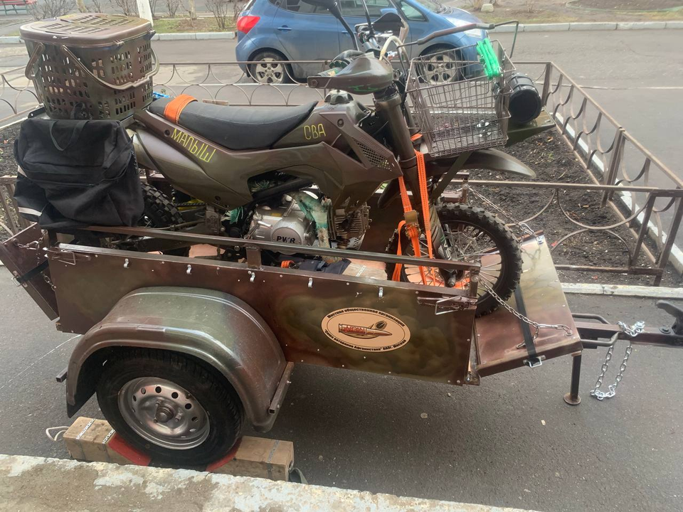 Байк в компакт-прицепе. Фото: личный архив Валерия Сайгакова.