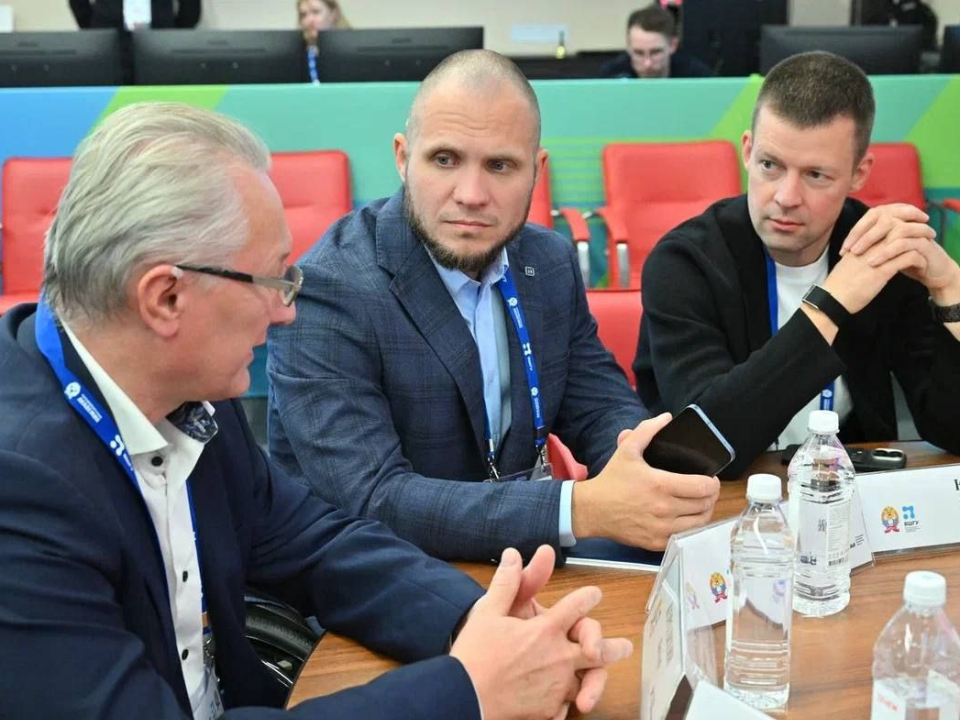 Илья Агафонов и Сергей Юров. Фото: пресс-служба администрации Балашихи