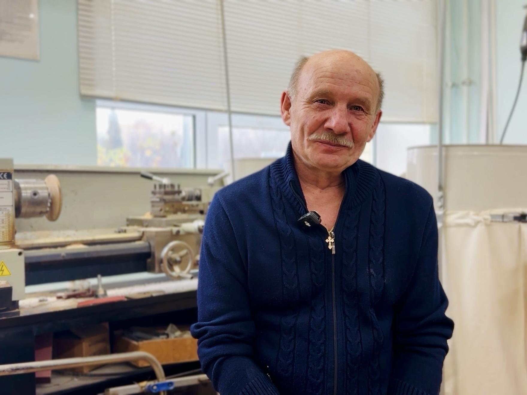 Юрий Меркулов, преподаватель труда и технологии в Дергаевской школе №23. Фото: МедиаБанк Подмосковья/Ольга Стаферова