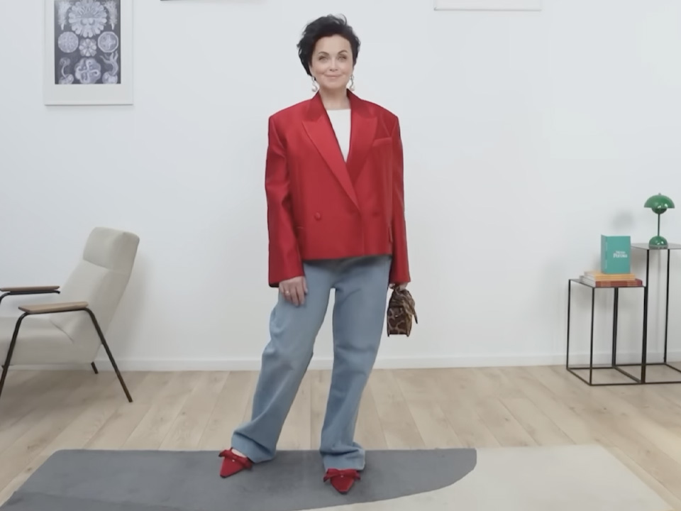 Стильный образ от Александра Рогова. Кадр из видео телепрограммы «Метод Рогова»