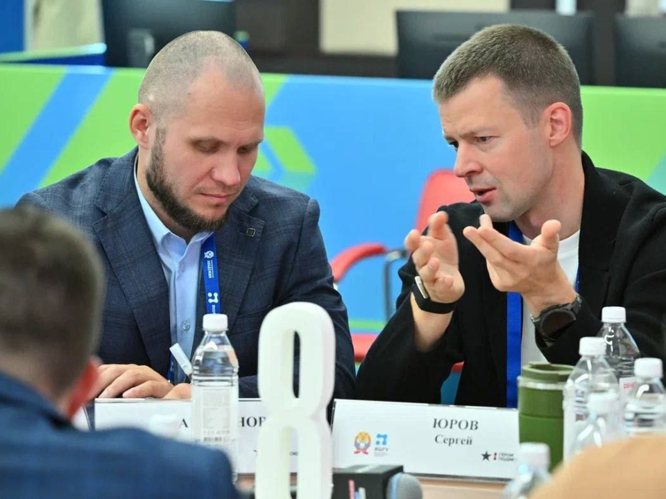 Илья Агафонов и Сергей Юров. Фото: пресс-служба администрации Балашихи