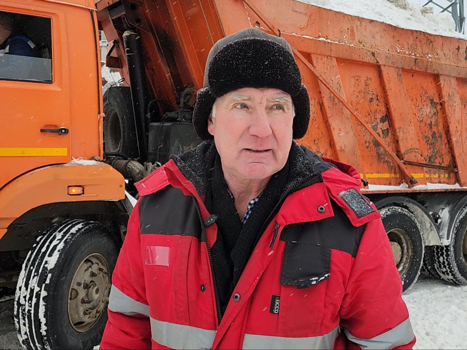 Борис Бутузов, мастер Раменского дорожного ремонтно-строительного управления (ДРСУ). Фото: МедиаБанк Подмосковья/Ирина Моисеева
