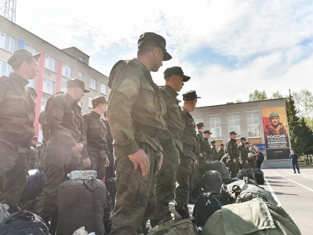 Водитель спецмашины в зоне СВО рассказал, как получил медаль | REGIONS.RU /  Домодедово