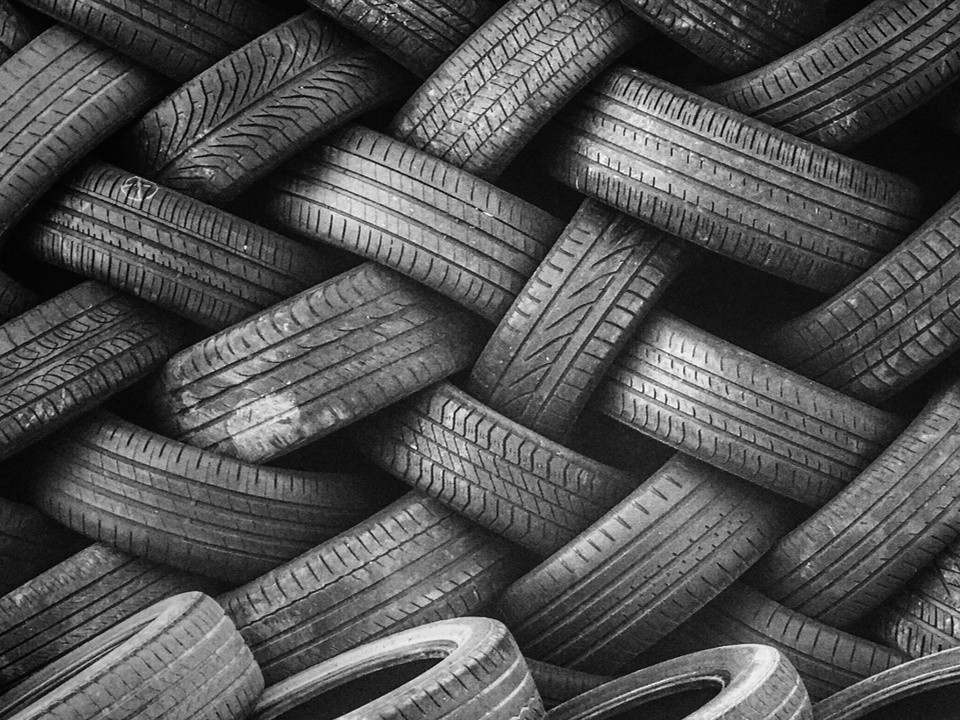 Автомобилистов города призывают сдать старые шины на Мегабак