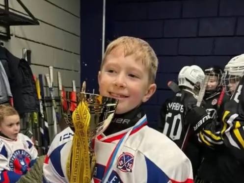 Пострадавшему в «Крокусе» мальчику оказали поддержку балашихинские хоккеисты