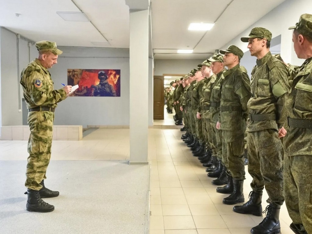 Дзержинские военнослужащие по контракту получают обширные меры поддержки