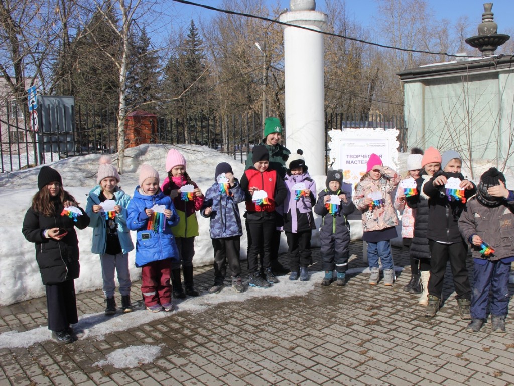 Радужные облака создали дети на мастер-классе в воскресенском парке ...