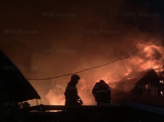 Ночью пожарные выезжали на вызов в деревню Карабаново Богородского округа