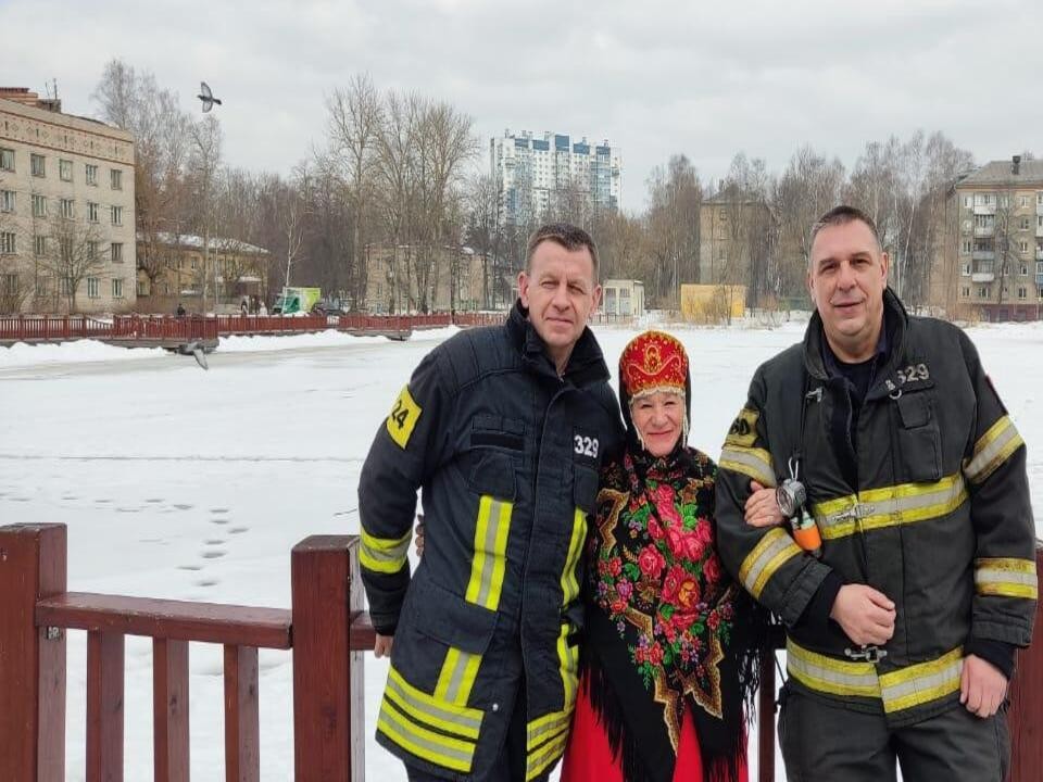 Сжигание чучела под пристальным вниманием: пожарные обеспечили безопасность на Масленице