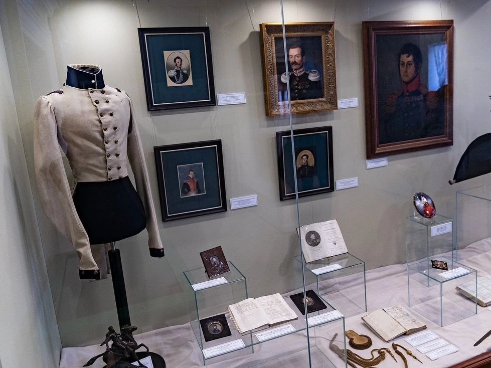 В музее Можайска можно увидеть портреты русских офицеров XIX века