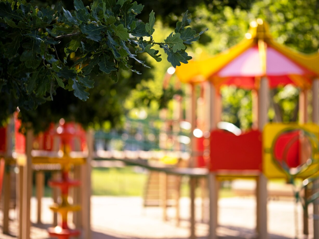 Названы восемь детских площадок, которые модернизируют в Ленинском округе