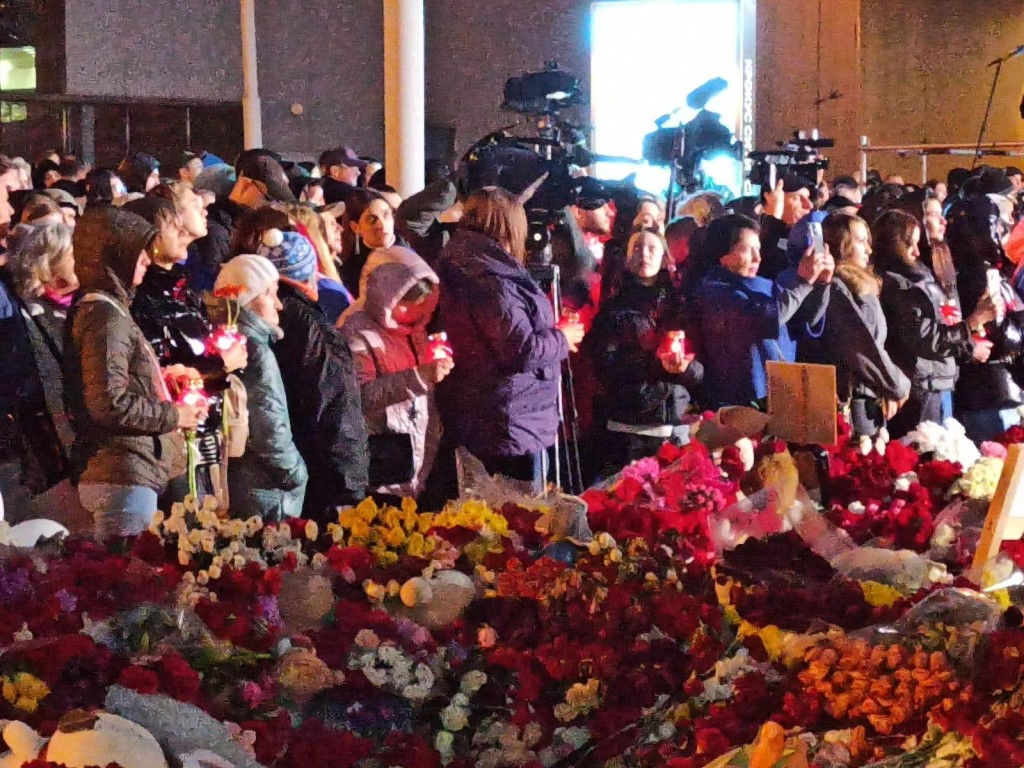 У «Крокус Сити Холла» на девятый день после трагедии прошел концерт в память о погибших в теракте