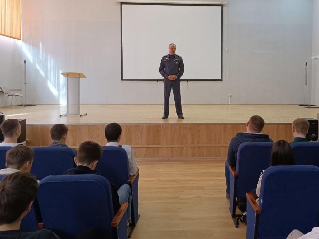 Студентам Павлово-Посадского городского округа напомнили правила поведения при пожаре