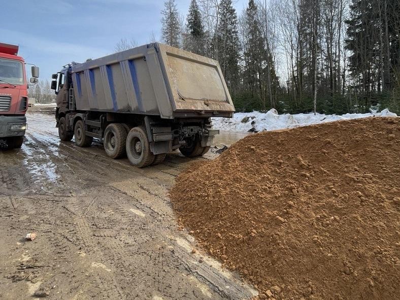 В Лунево задержали технику за незаконную добычу песка