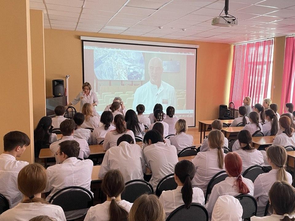 Мытищинских студентов пригласили работать в Королевскую больницу