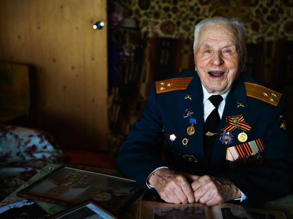 Шелест поздравил с днем рождения ветерана Великой Отечественной войны