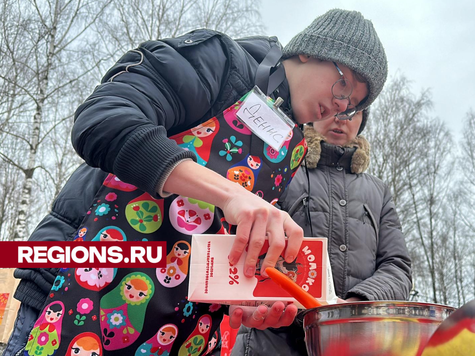 В конкурсе скоростных блинопеков в Клину выиграл самый юный участник