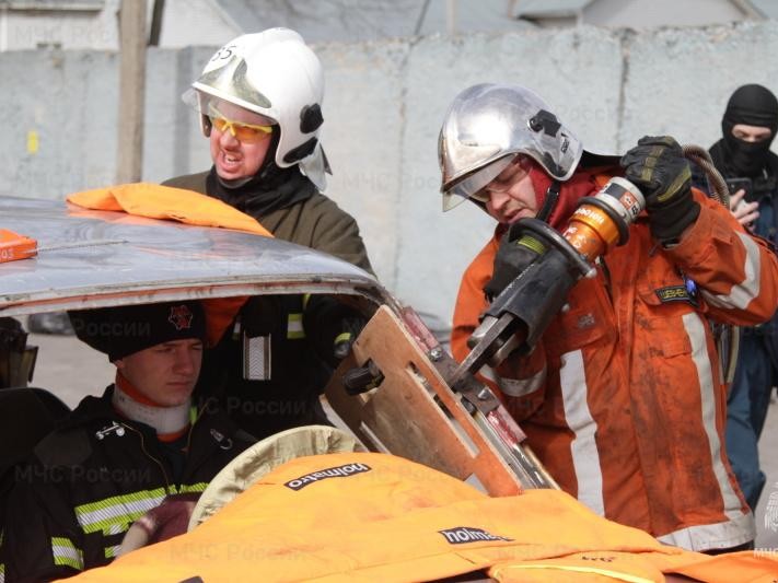 Спасатели из Клина одержали победу в соревнованиях по аварийно-спасательным работам