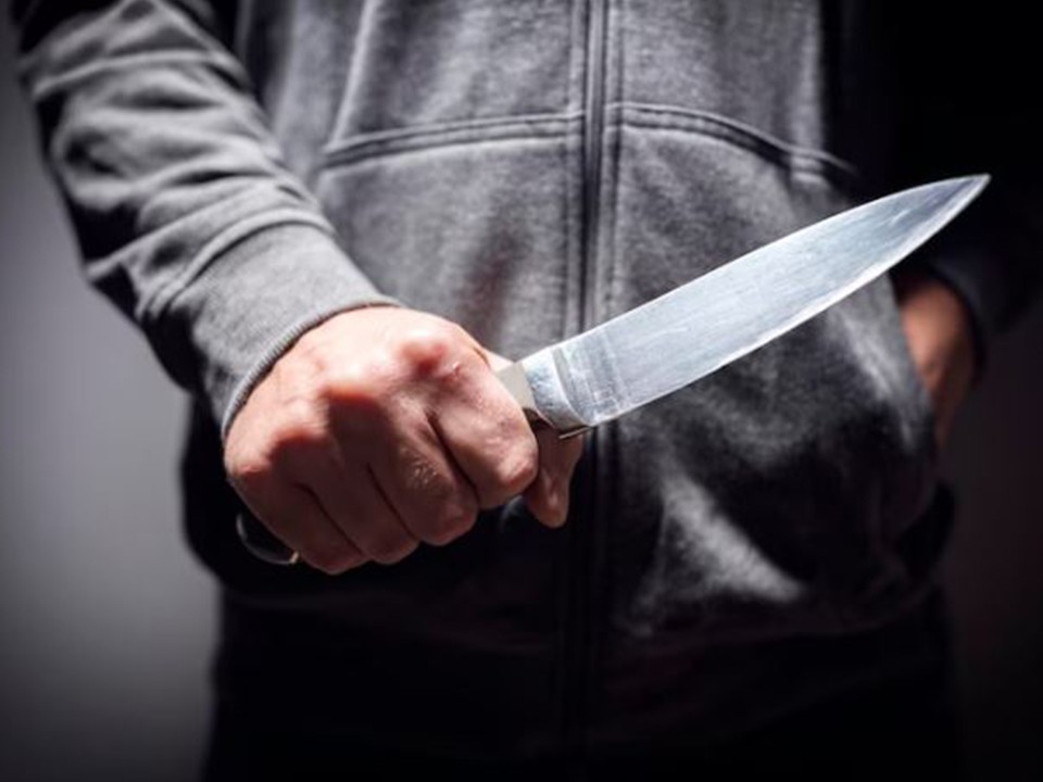 Неизвестный мужчина напал с ножом на людей во Фрязине