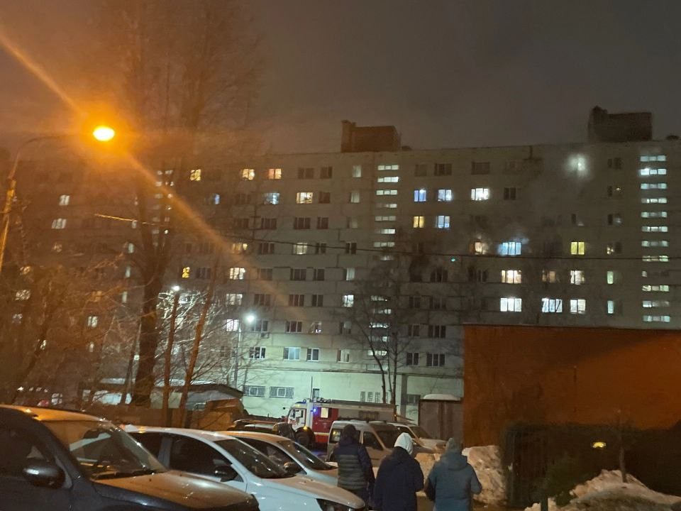 Сильный пожар в Реутове: в девятиэтажке на Победы,2 загорелась квартира