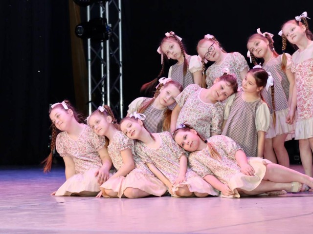 Девять коллективов округа приняли участие в хореографическом конкурсе «Родники культуры»