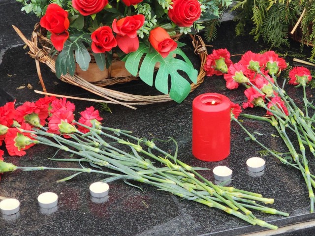 У мемориального комплекса «Вечный огонь» в Жуковском зажгут свечи в честь памяти погибших в Красногорске