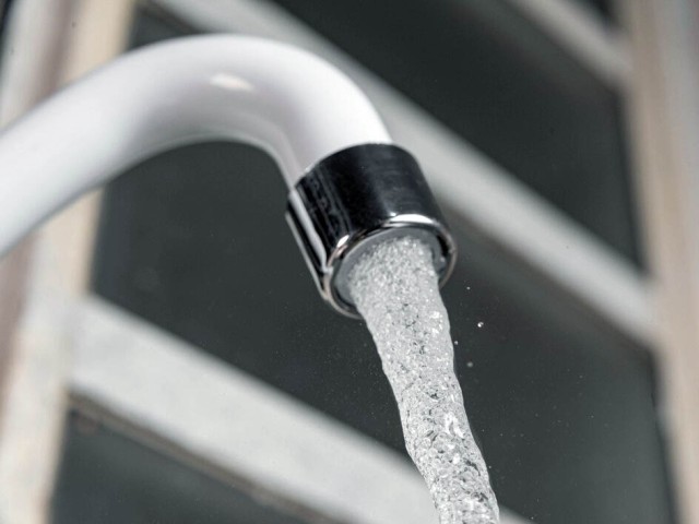 Отопление и горячее водоснабжение в 63 жилых домах округа восстановят до конца дня