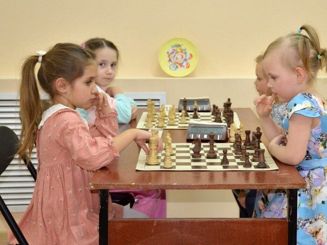 Маленькая луховичанка стала королевой шахмат на фестивале в Егорьевске