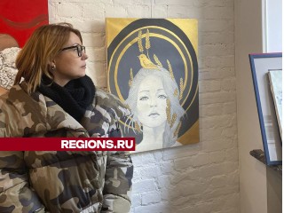 Шаховская художница представила свою картину на региональной выставке о героях СВО