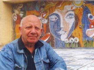Выставку Ильи Бройдо, автора мозаики на знаковых зданиях России, презентует его муза в Черноголовке