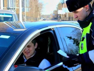 Когда за рулем – убери телефон: сотрудники полиции о безопасном вождении