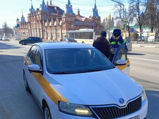 Почти 200 нелегальных таксистов получили штрафы в Сергиевом Посаде с начала года