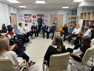 На профилактических тренингах в семейном центре «Чеховский» подростков  учат быть автором своей жизни