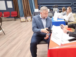 В Домодедове проголосовал депутат Московской областной думы Олег Жолобов