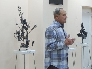 В Протвино открылась выставок скульптора по металлу Андрея Волкова