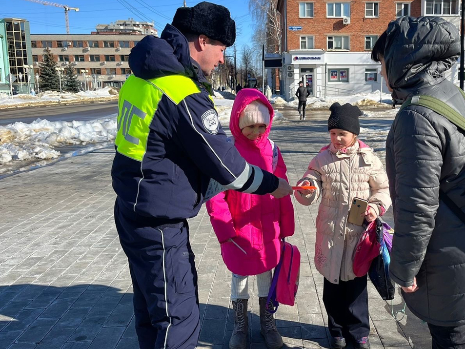 Госавтоинспекторы напомнили пешеходам правила безопасности
