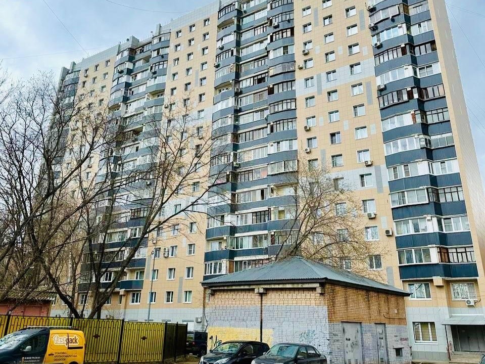 В доме N3 на улице Парковая ремонтируют фасад с навесной системой утепления