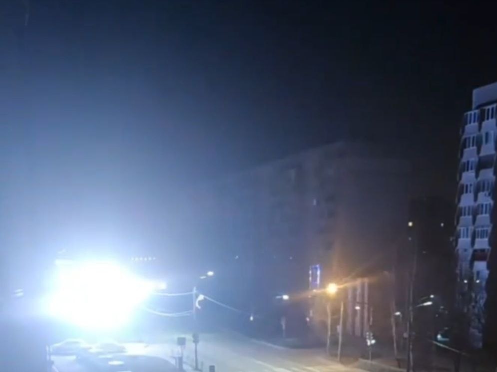 Ночью в микрорайоне  Новый свет городского округа Балашиха  было  светло как днем