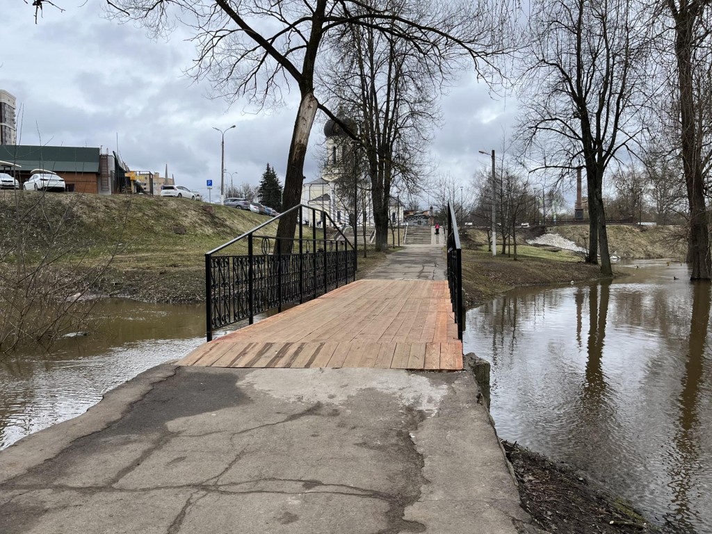 Уровень реки Нара поднялся выше опасного: оперативные службы держат руку  «на пульсе» | REGIONS.RU / Наро-Фоминск