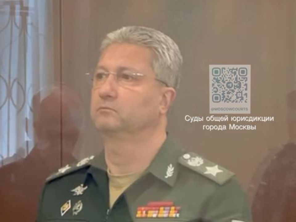 Обвиняемый в получении крупной взятки замминистра обороны РФ Иванов не признал свою вину