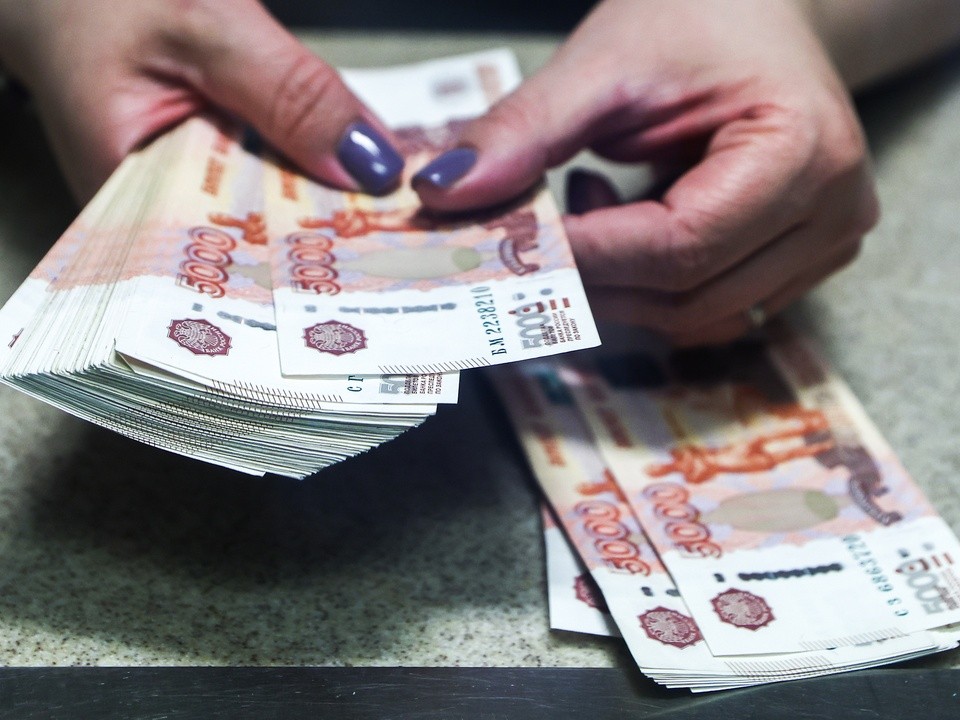 Мужчина обвиняется в обмане пенсионерки на более чем 2 миллиона рублей в Москве