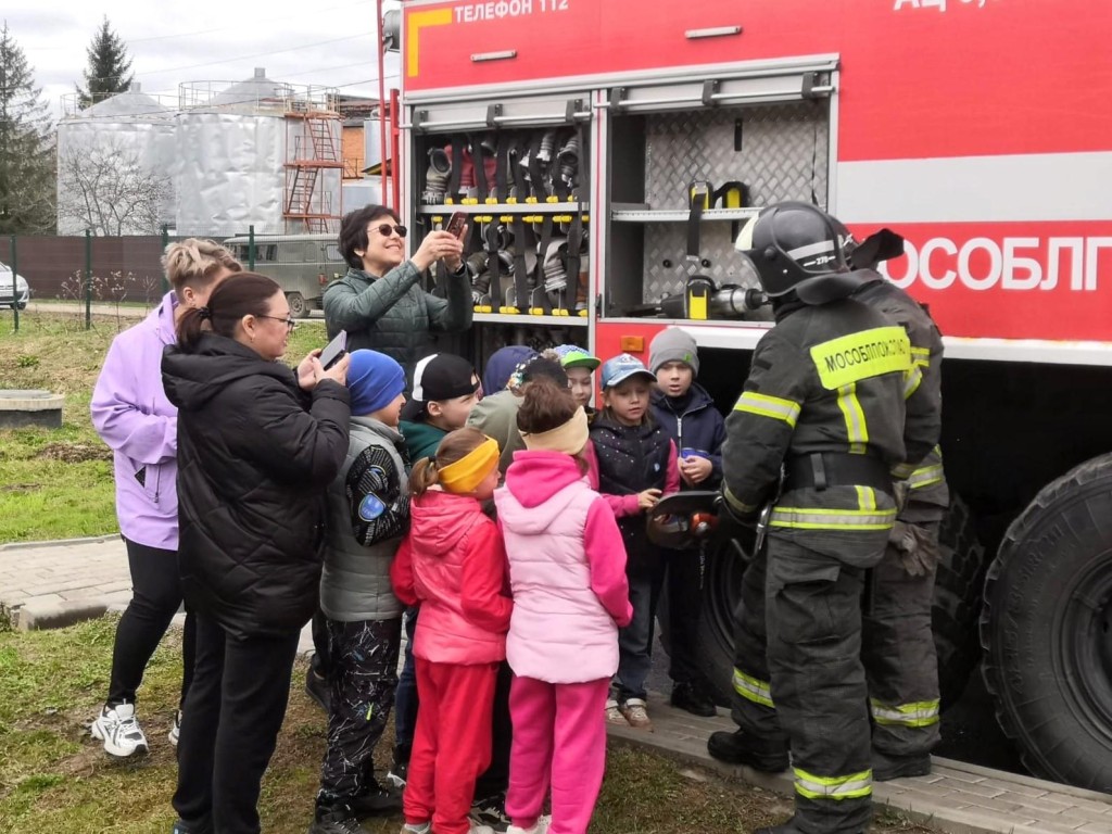 Спасатели провели открытые уроки по пожарной безопасности для детей Наро-Фоминска