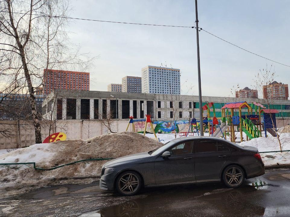 В новой школе ЖК «Жулебино парк» в Люберцах монолитные работы практически закончены