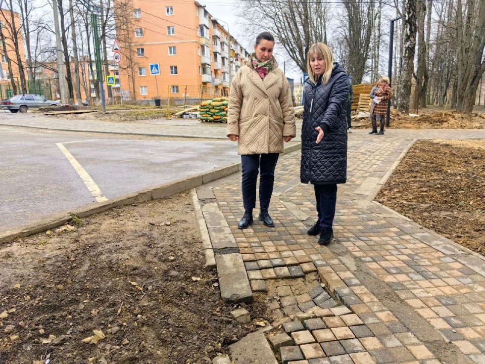 В Сестрорецком парке начали восстанавливать брусчатку