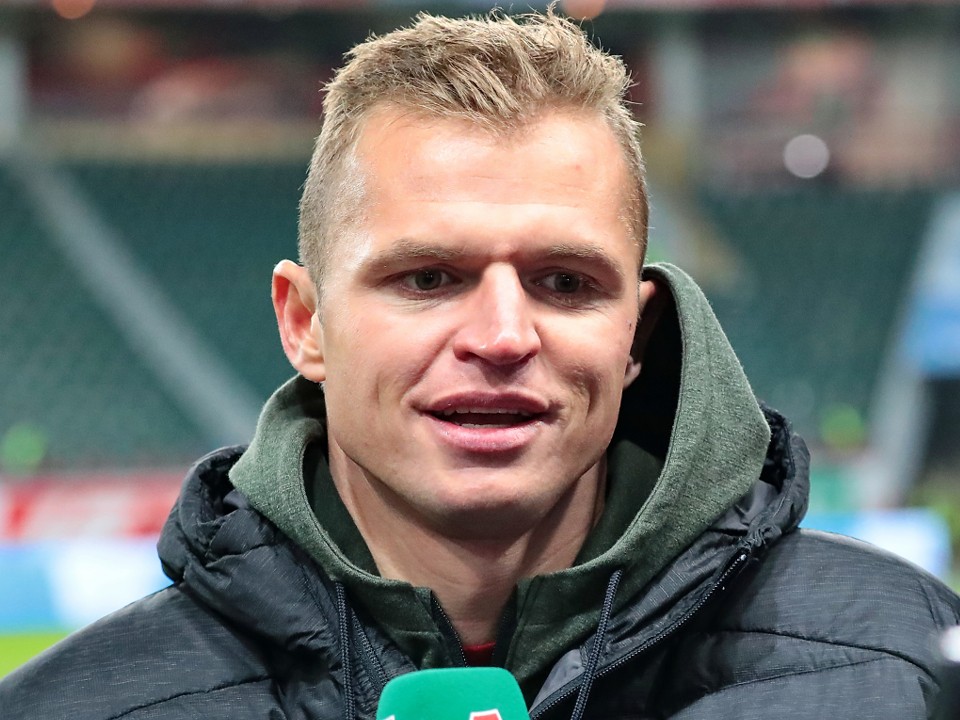 Бывший Бузовой: «На бабушек мне везет»